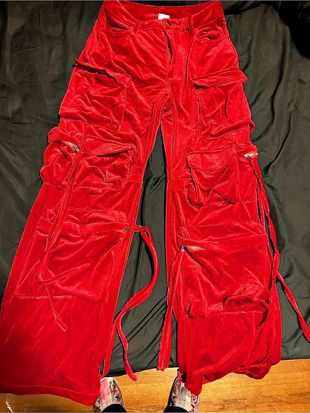 SHEIN Multi-Pocket Velvet Tassel Decor Casual Cargo Pants Red Small
